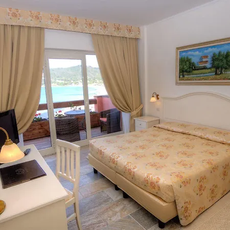 Del Golfo Отель 4*